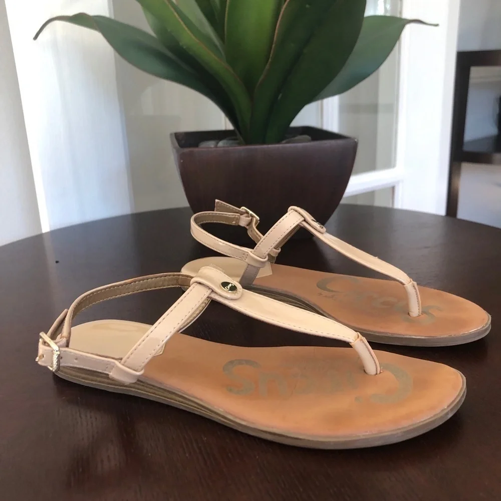 Circus by Sam Edelman Cayden nude patent T strap sandal shoes size 6